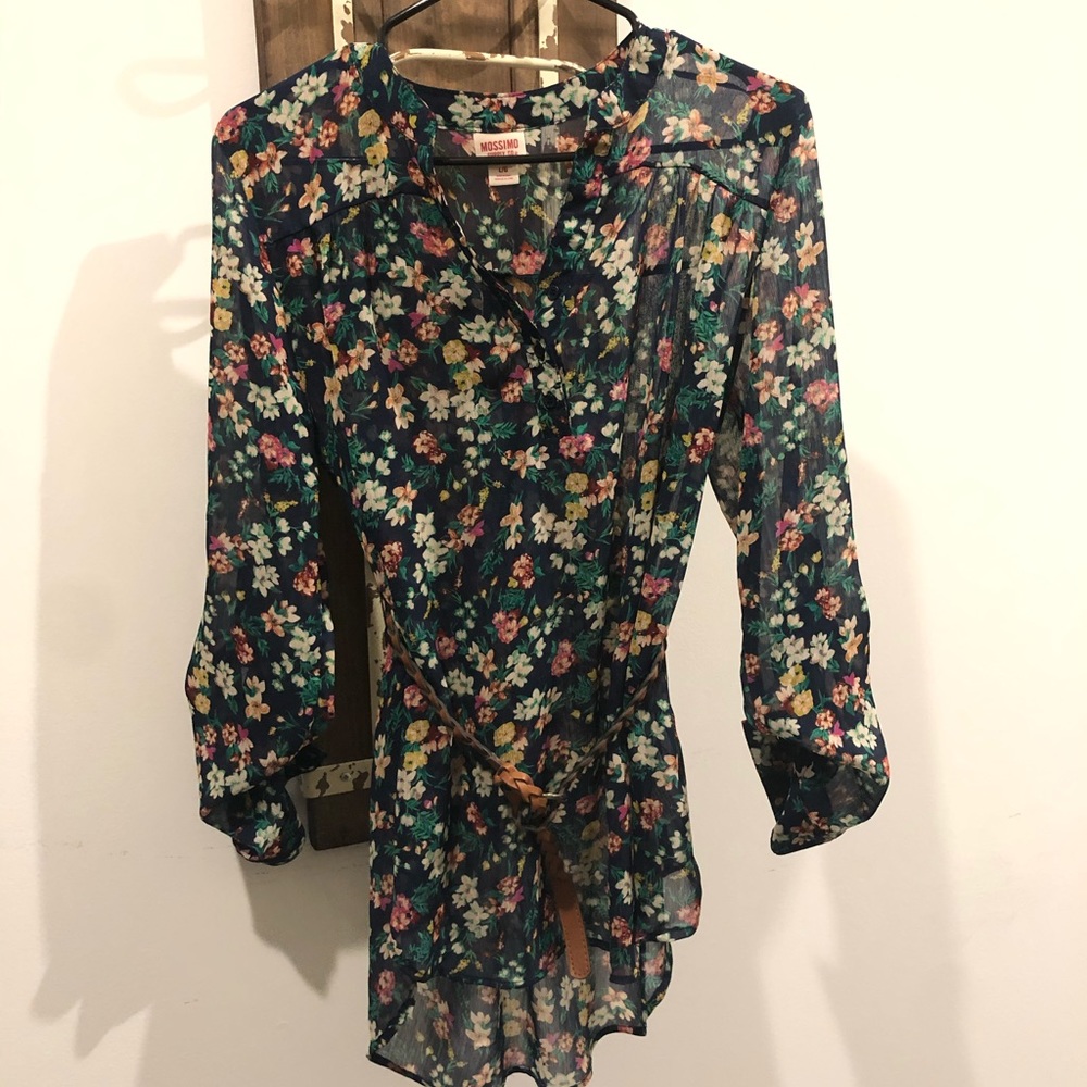 Large Mossimo sheer floral top, with belt